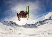 雷火电竞官网-双面火焰，布伦森如何用攻防转换在抢七之夜重写球场法则